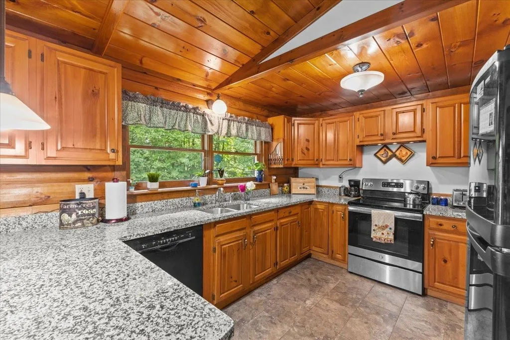 222 Billings Farm Road Hinesburg VT 05461