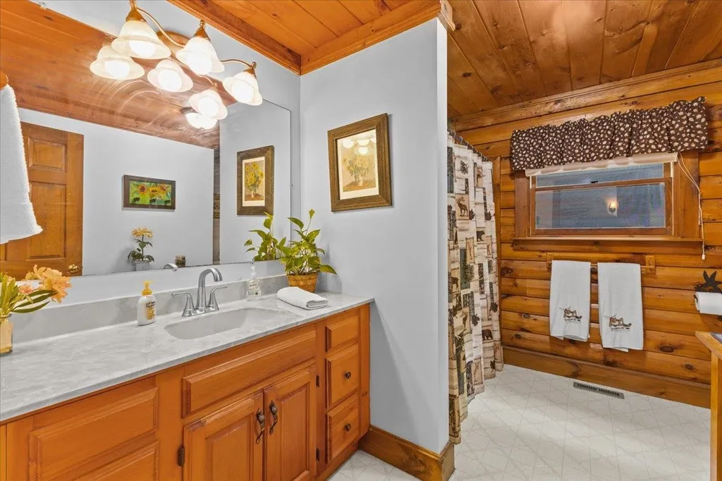 222 Billings Farm Road Hinesburg VT 05461