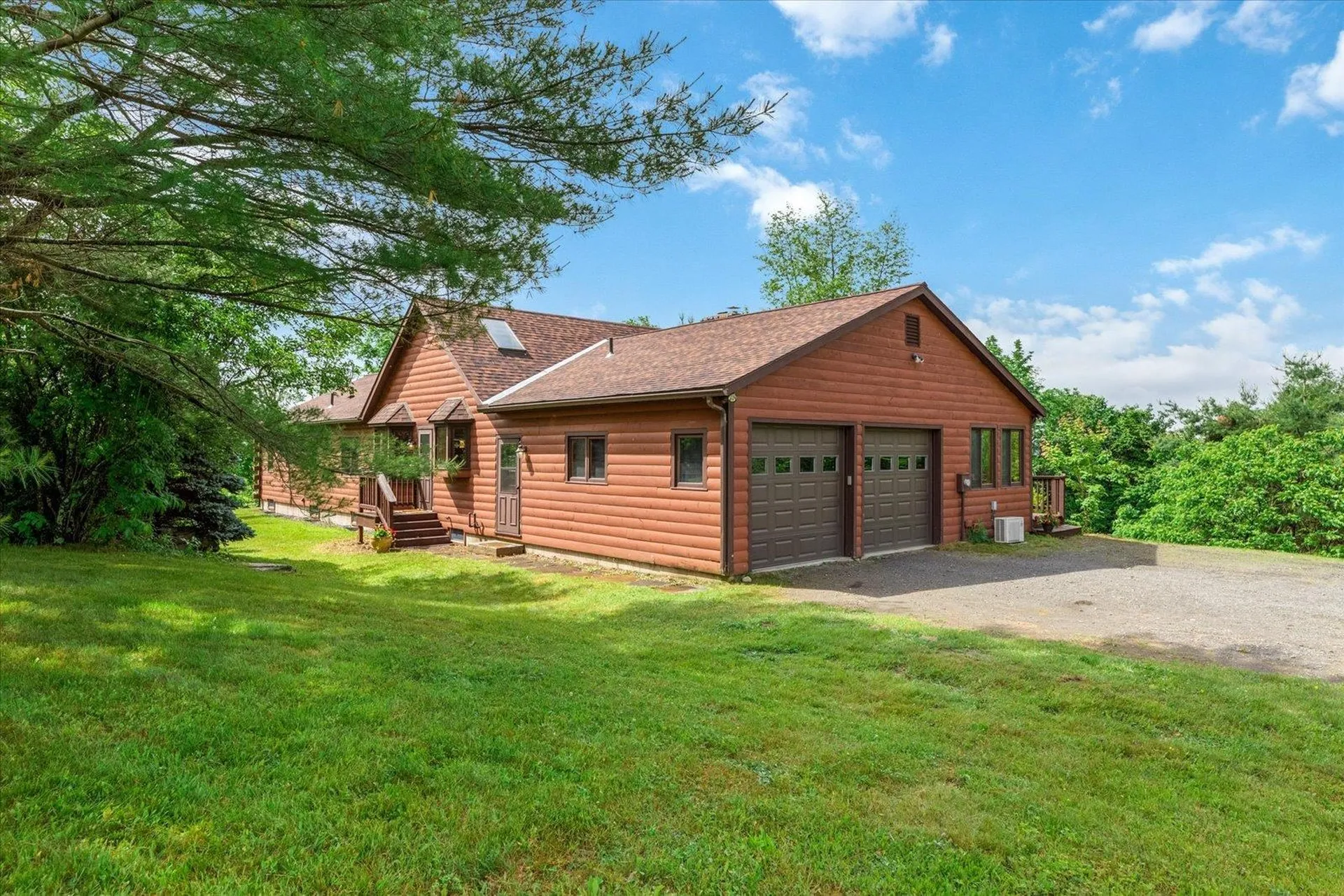 36 Split Oak Circle Chesterfield NH 03443