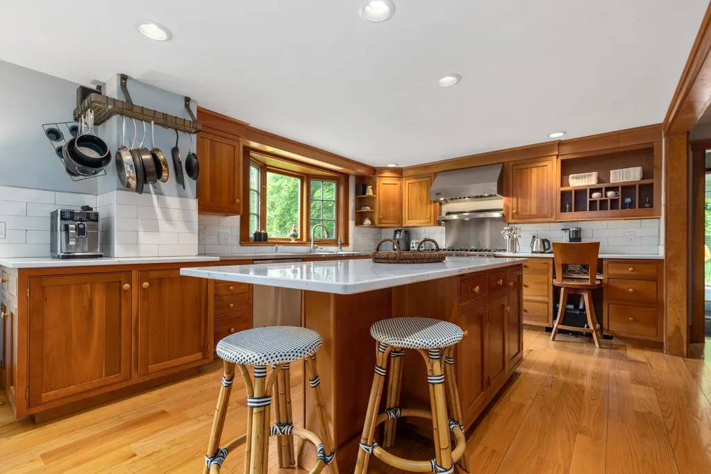 595 Washington Road Rye NH 03870