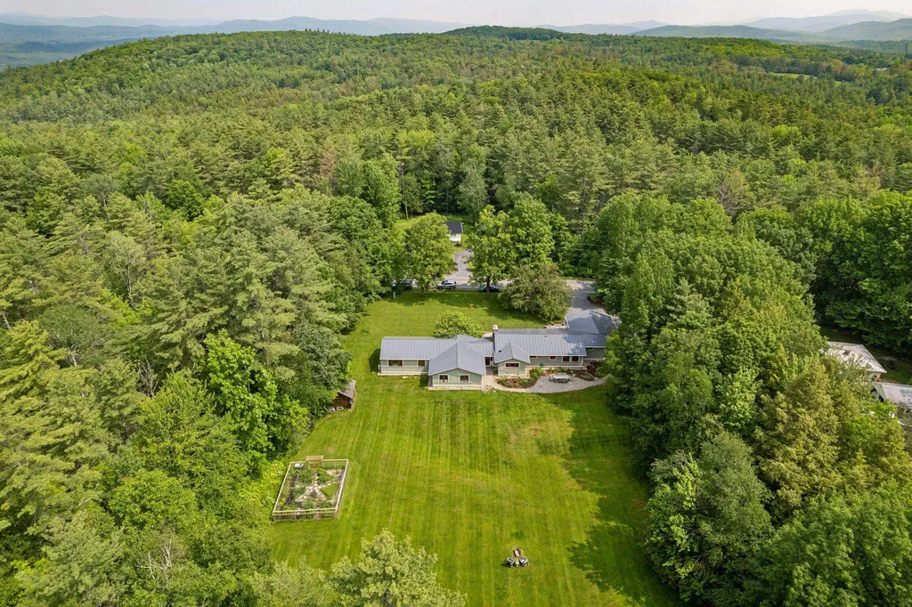 383 Dogford Road Hanover NH 03755
