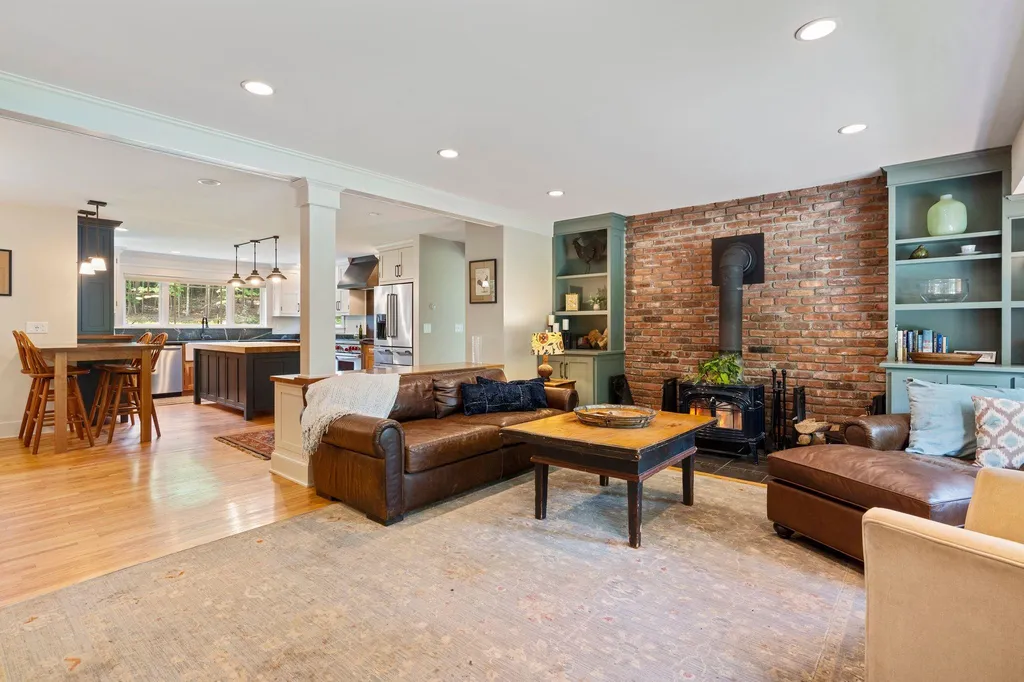 383 Dogford Road Hanover NH 03755