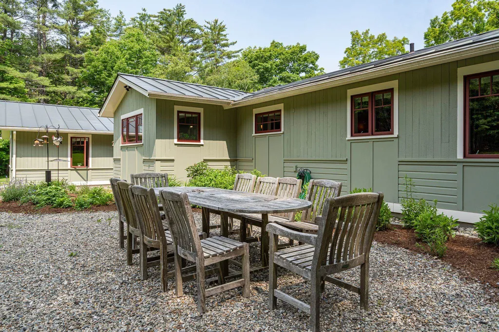 383 Dogford Road Hanover NH 03755