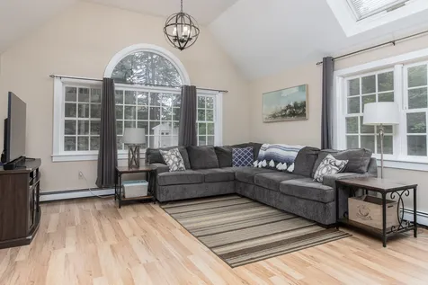 7 Mckinley Street Concord NH 03301