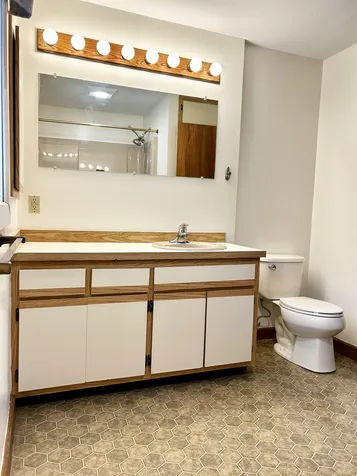 9 Grimsby Lane Nashua NH 03063