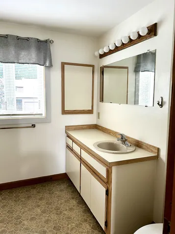 9 Grimsby Lane Nashua NH 03063