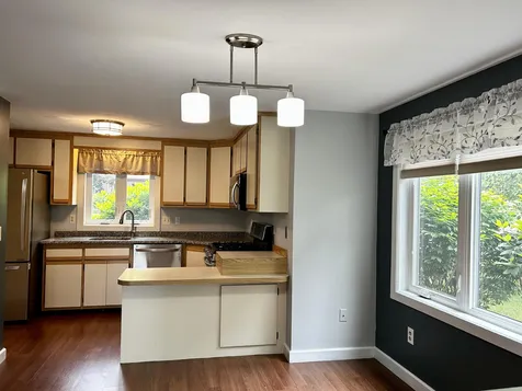 9 Grimsby Lane Nashua NH 03063