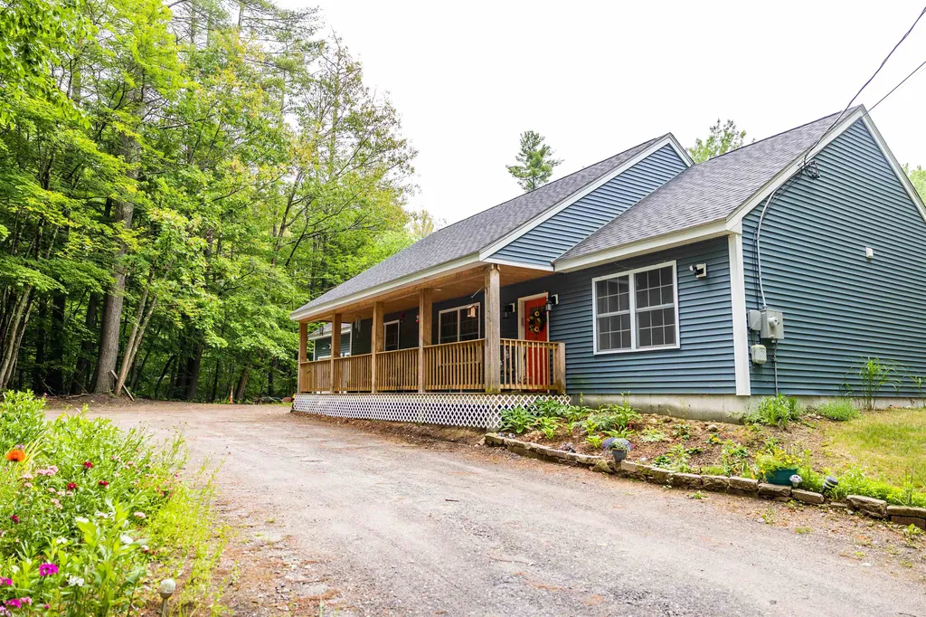 48 Blake Road Weare NH 03281