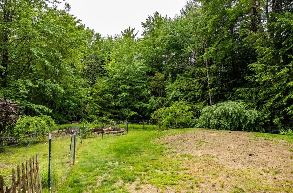 48 Blake Road Weare NH 03281