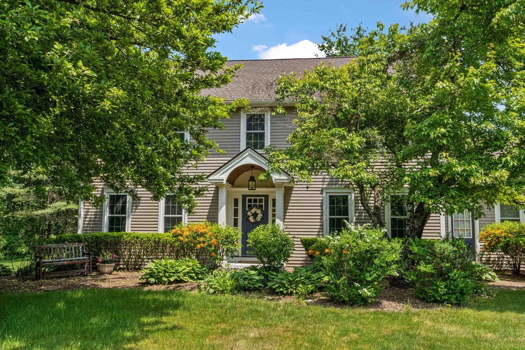 15 Pasture Lane Bedford NH 03110