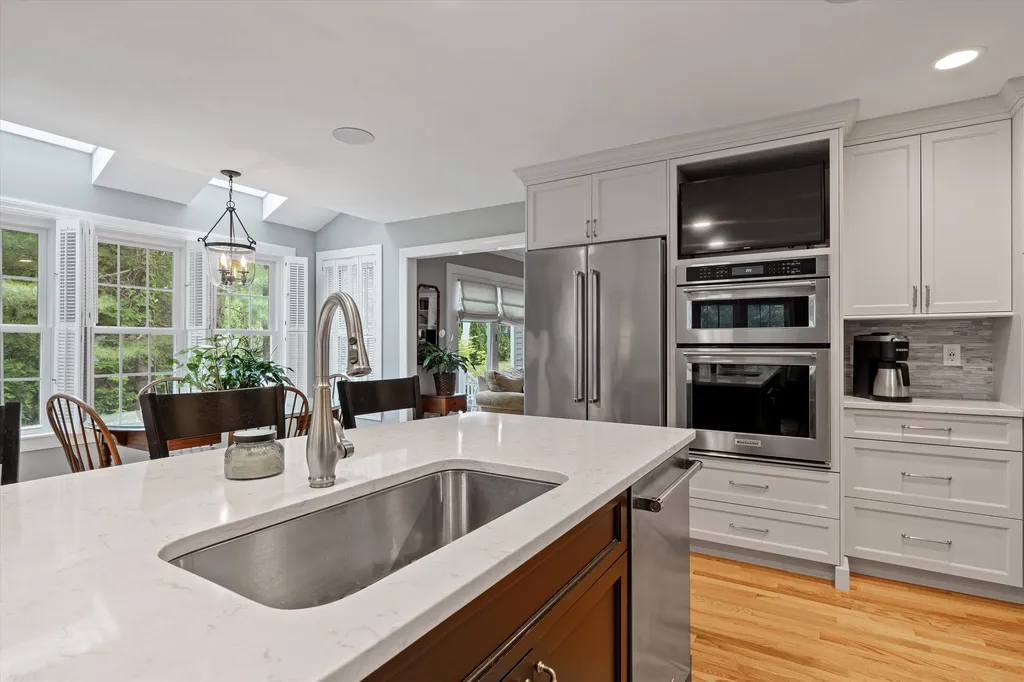 15 Pasture Lane Bedford NH 03110