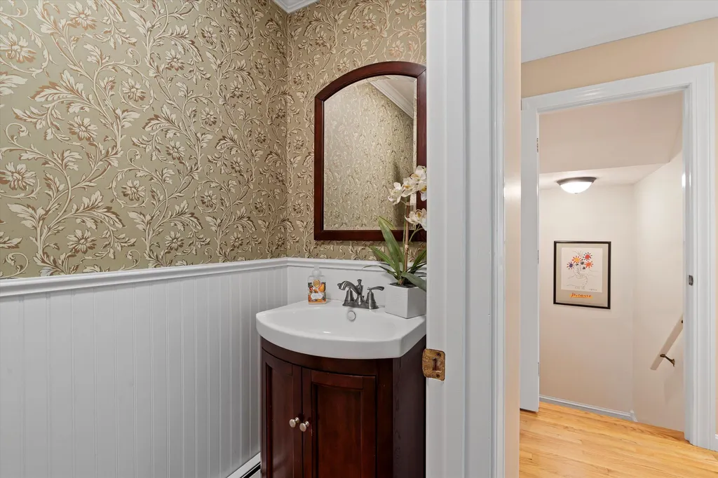 15 Pasture Lane Bedford NH 03110