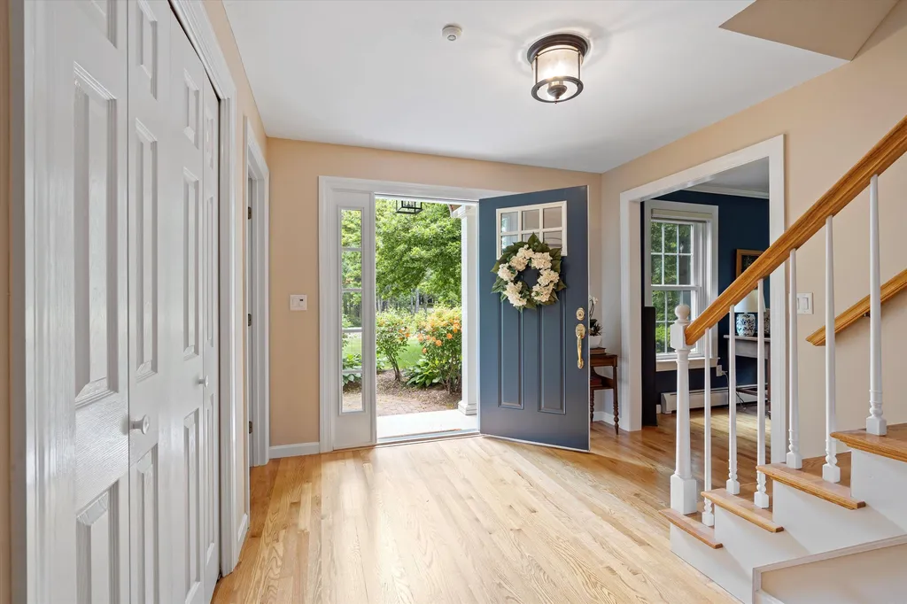 15 Pasture Lane Bedford NH 03110