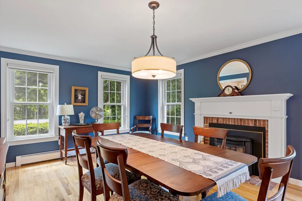 15 Pasture Lane Bedford NH 03110