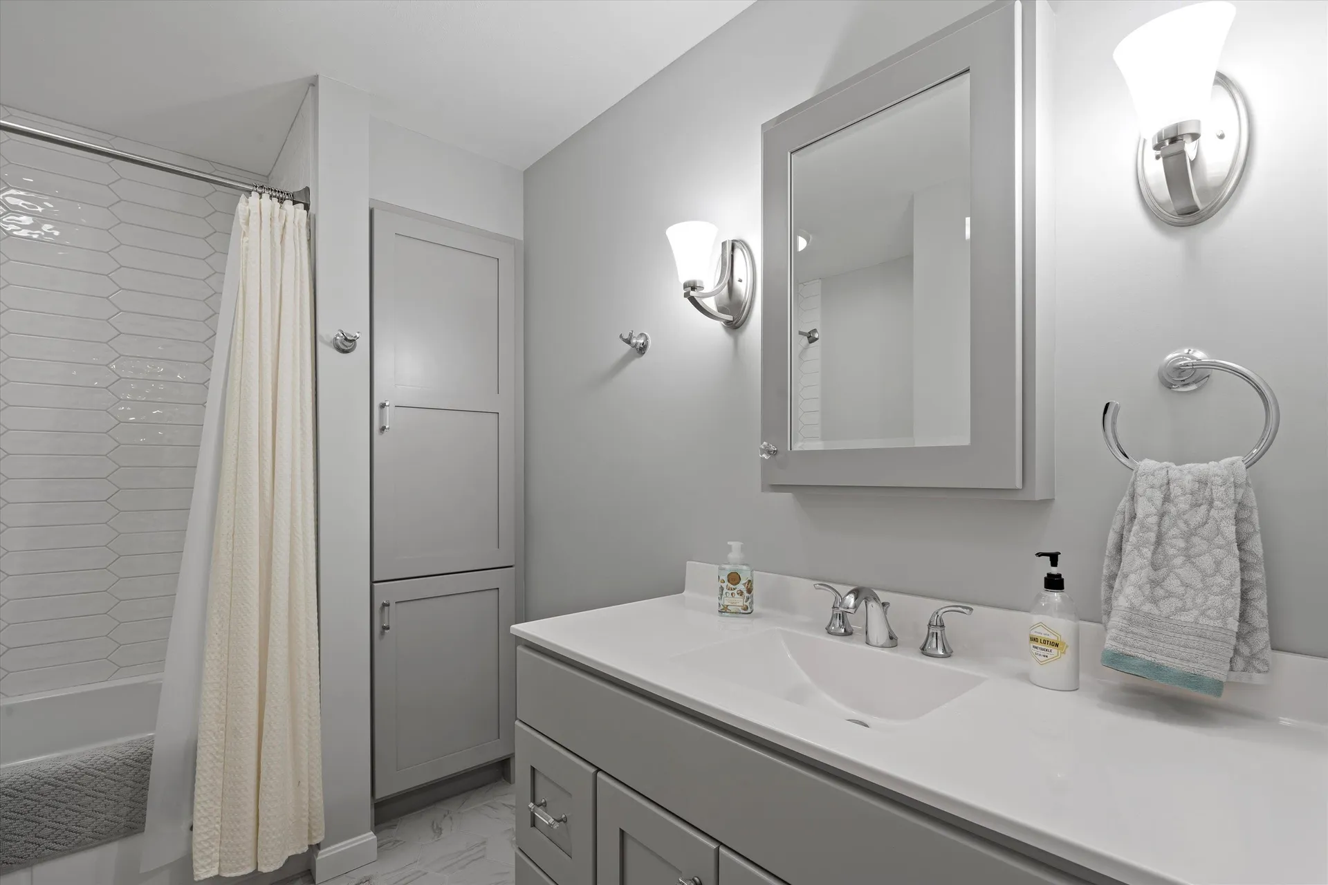15 Pasture Lane Bedford NH 03110