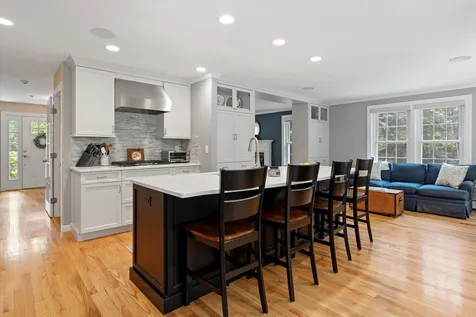 15 Pasture Lane Bedford NH 03110