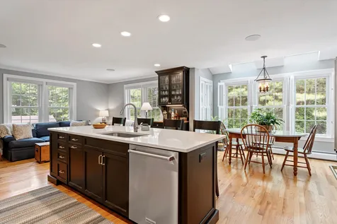 15 Pasture Lane Bedford NH 03110
