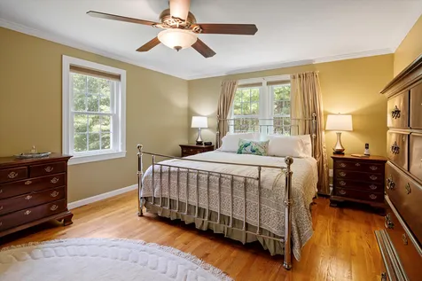 15 Pasture Lane Bedford NH 03110