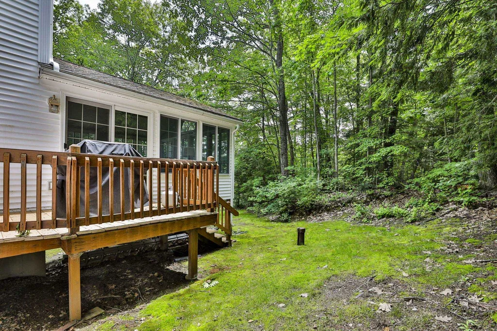 27 Massabesic Drive Auburn NH 03032