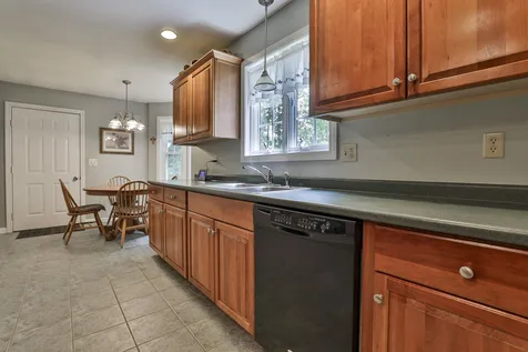 27 Massabesic Drive Auburn NH 03032
