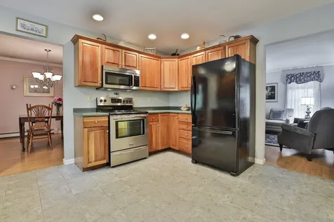 27 Massabesic Drive Auburn NH 03032
