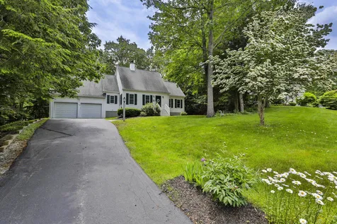 27 Massabesic Drive Auburn NH 03032