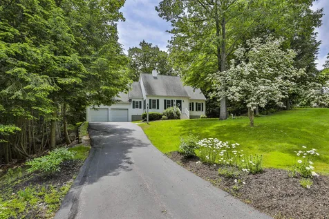 27 Massabesic Drive Auburn NH 03032