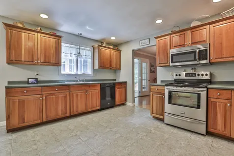 27 Massabesic Drive Auburn NH 03032