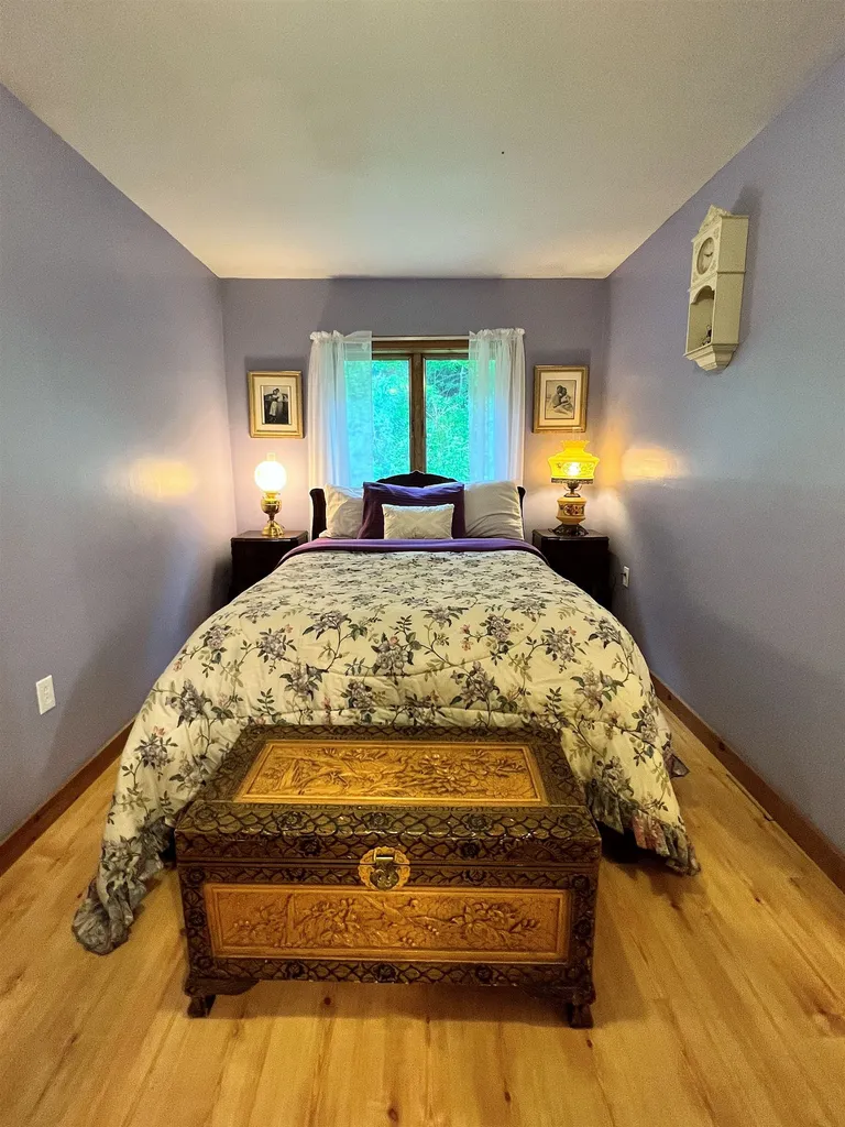 243 White River Lane Pomfret VT 05053