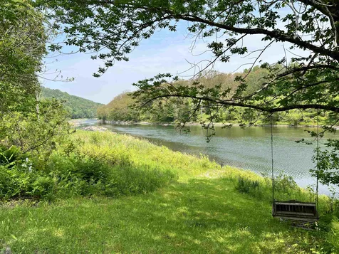 243 White River Lane Pomfret VT 05053