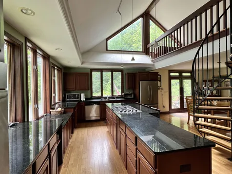 243 White River Lane Pomfret VT 05053
