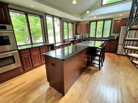 243 White River Lane Pomfret VT 05053