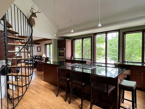 243 White River Lane Pomfret VT 05053