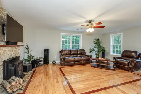 52 Laurelcrest Drive Brookline NH 03033