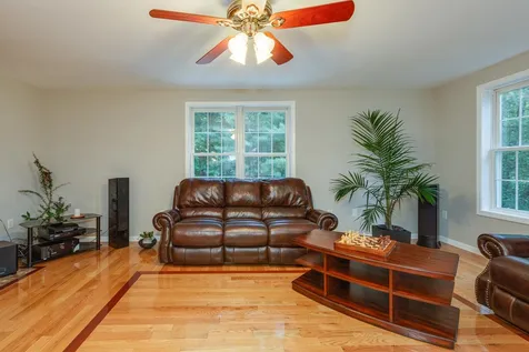 52 Laurelcrest Drive Brookline NH 03033