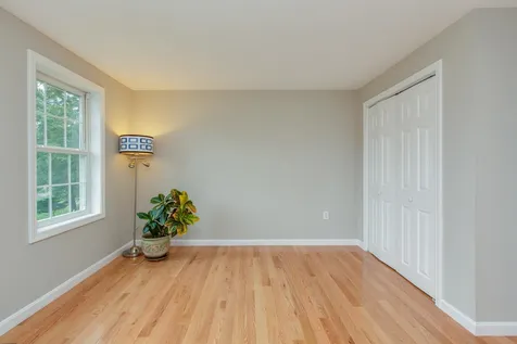 52 Laurelcrest Drive Brookline NH 03033