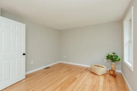 52 Laurelcrest Drive Brookline NH 03033