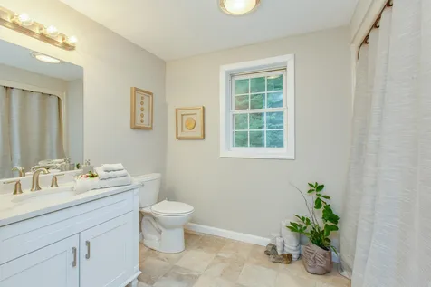 52 Laurelcrest Drive Brookline NH 03033