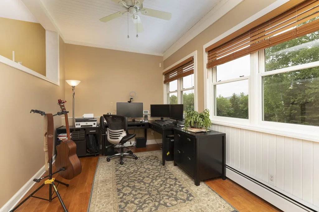 45 Wintercroft Circle Grantham NH 03753