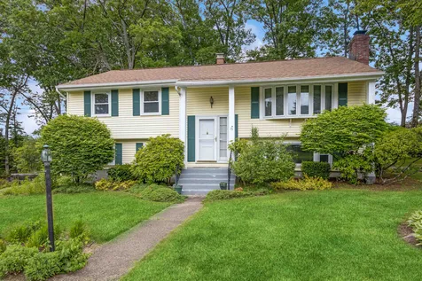 15 Beverly Drive Manchester NH 03104