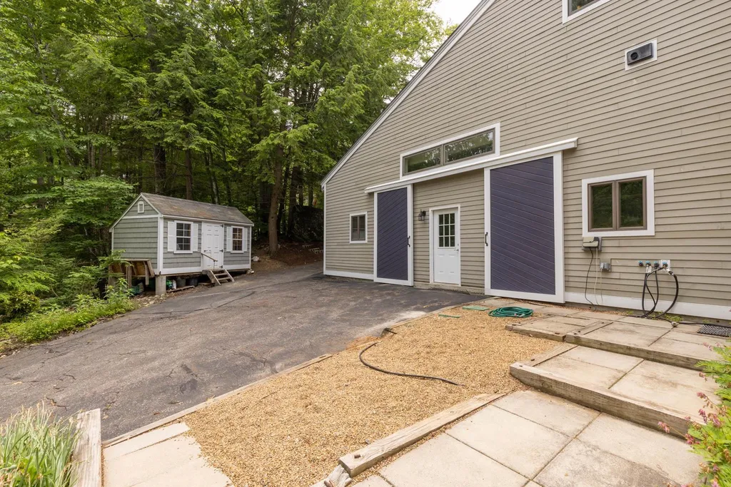 23 Jampsa Trail Nottingham NH 03290