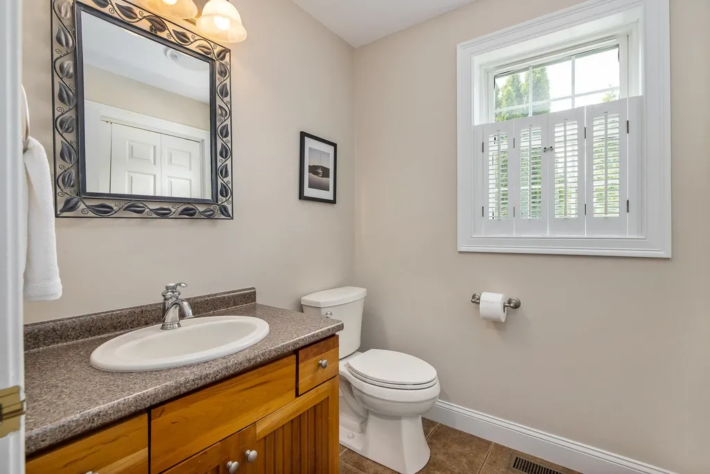 6 Hickory Pond Lane Stratham NH 03885