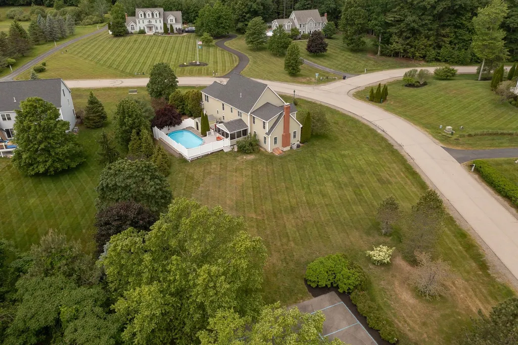6 Hickory Pond Lane Stratham NH 03885