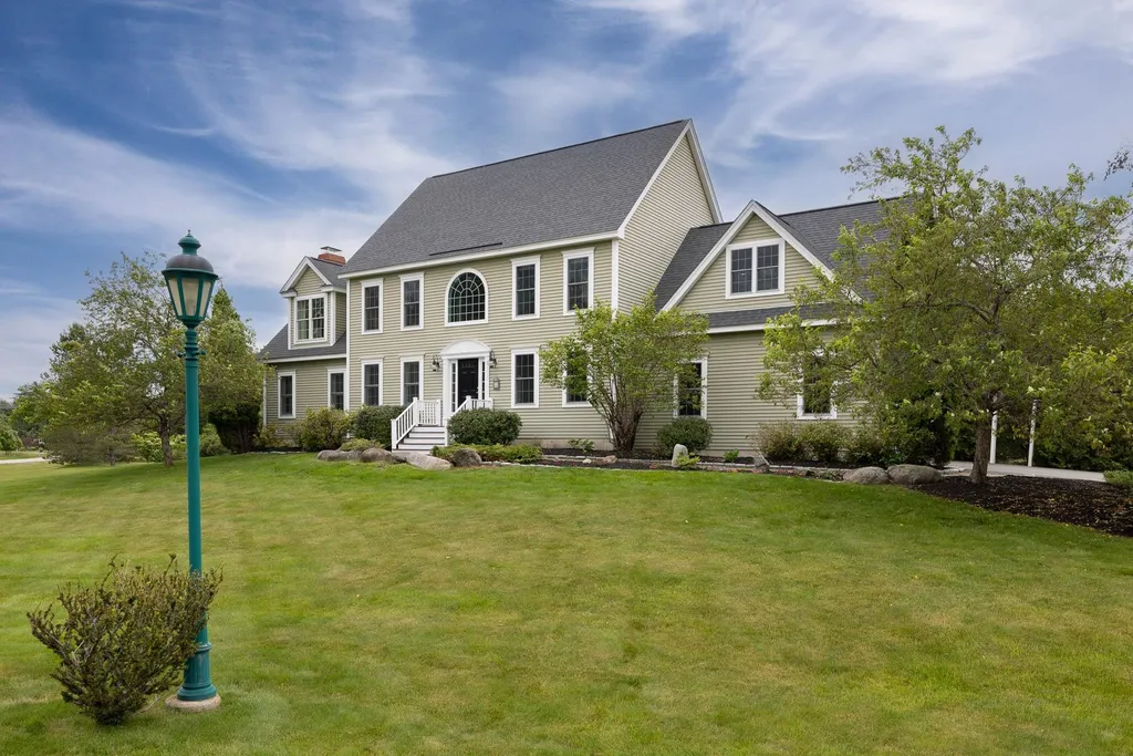 6 Hickory Pond Lane Stratham NH 03885