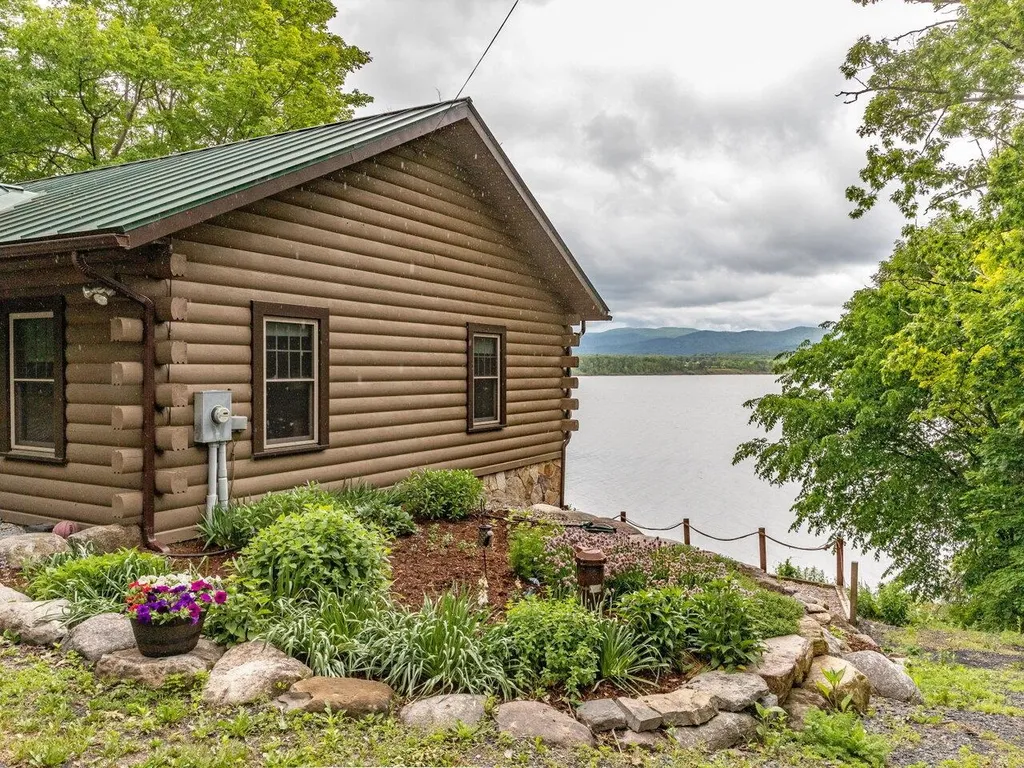 724 Delong Lane Shoreham VT 05770