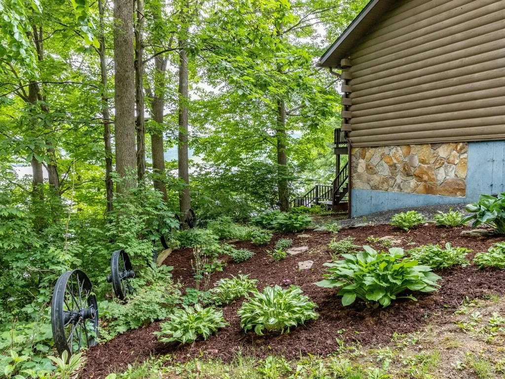 724 Delong Lane Shoreham VT 05770