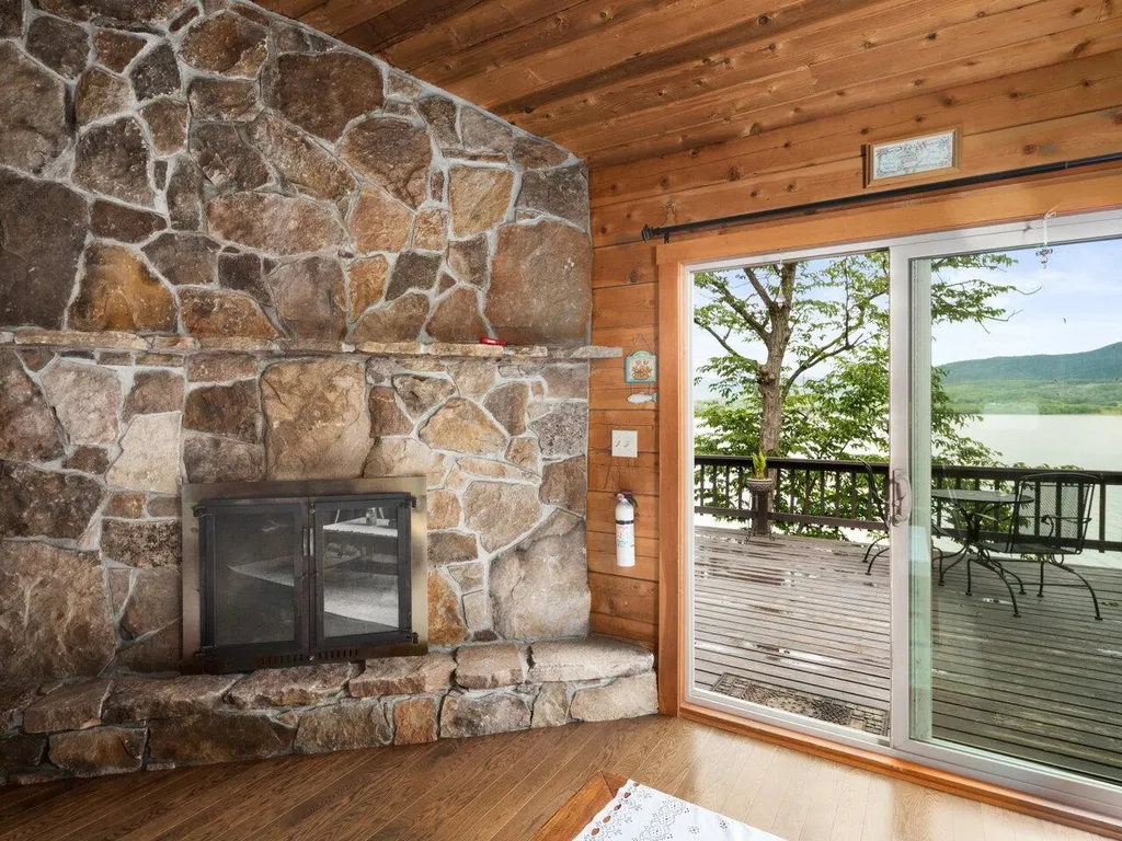 724 Delong Lane Shoreham VT 05770