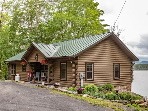 724 Delong Lane Shoreham VT 05770