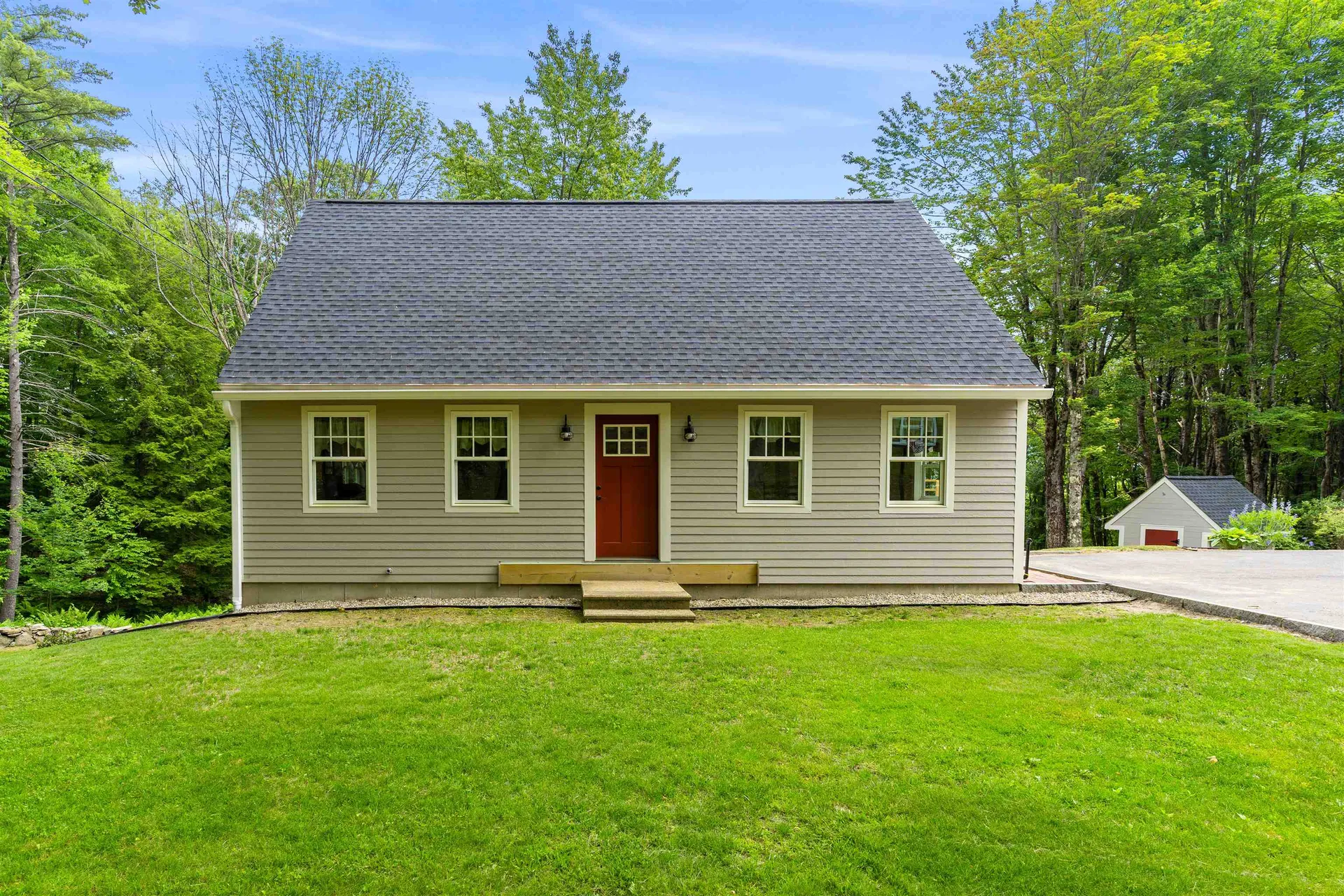 433 Davison Road Henniker NH 03242