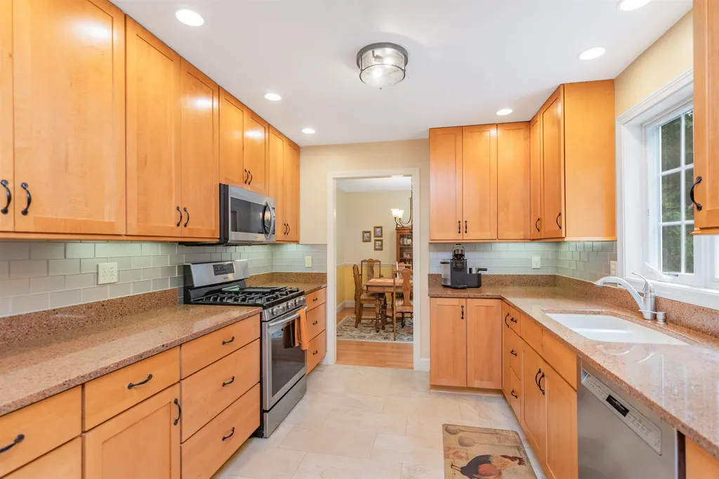 196 Liberty Lane Colchester VT 05446